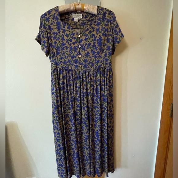 Blue Floral relaxed fit size 4 Petite Dress - Picture 1 of 4